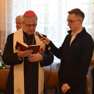 Spotkanie Opłatkowe wolontariuszy PZC z Biskupem Janem Piotrowskim